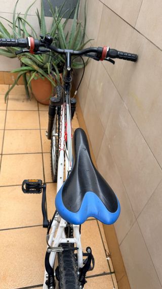 Bicicleta Decathlon Rockrider 26 con suspensión L