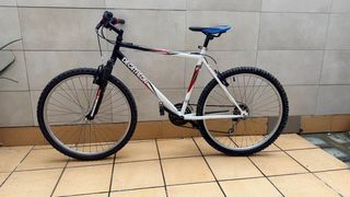 Bicicleta Decathlon Rockrider 26 con suspensión L