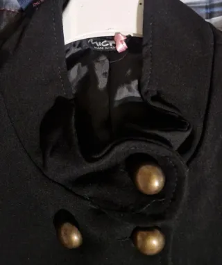 Cappotto donna nero con decorazioni