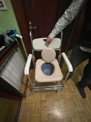 Silla Inodoro y Ducha Aluminio con Ruedas