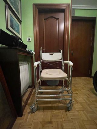 Silla Inodoro y Ducha Aluminio con Ruedas