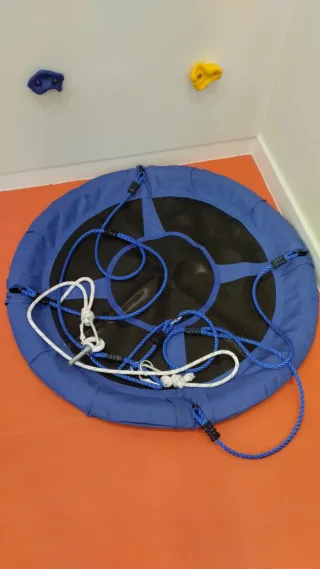 Mobiliario y material centro infantil