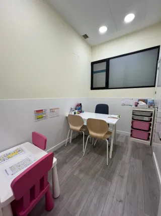 Mobiliario y material centro infantil