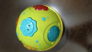 Bola musical con luces y varios tonos musicales