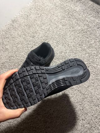 Nike P6000 Negro Gris