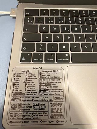 MacBook Air M3 Plata/Gris Espacial