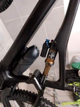 BH Bicicleta Eléctrica Carbono Doble Suspensión