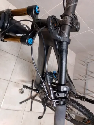 BH Bicicleta Eléctrica Carbono Doble Suspensión