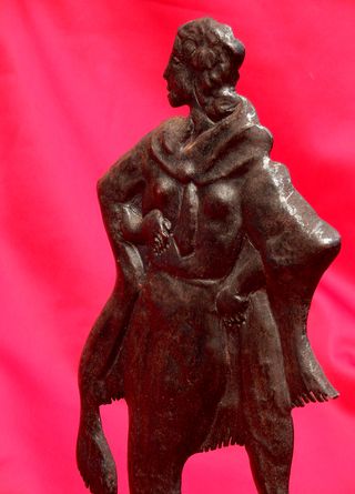 FIGURA MUJER ESTILO AÑOS 20 ESCULTURA METAL BASE