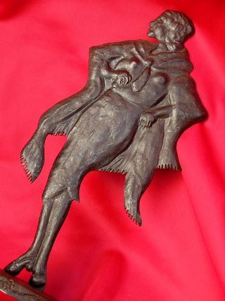 FIGURA MUJER ESTILO AÑOS 20 ESCULTURA METAL BASE