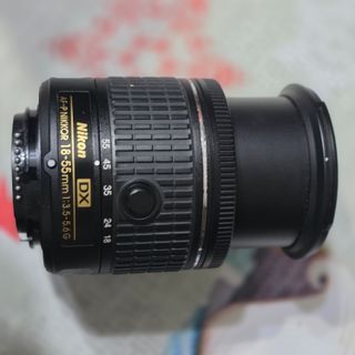 Cámara Nikon D3300 con objetivo 18-55mm