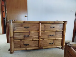 Muebles de caña de bambú con cajones