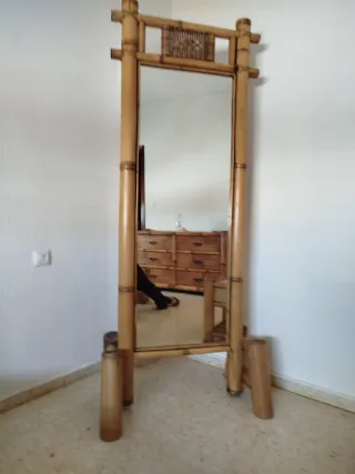 Muebles de caña de bambú con cajones