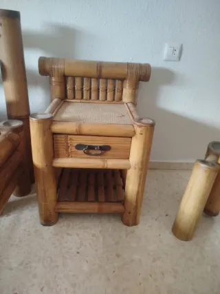 Muebles de caña de bambú con cajones