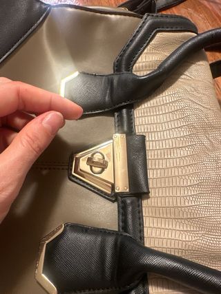 Bolso New Look Negro y Verde Oliva