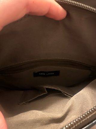 Bolso New Look Negro y Verde Oliva