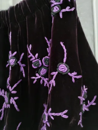 Bolso estilo boho en terciopelo bordado