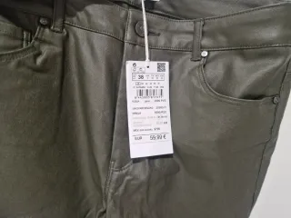 Pantalón verde oliva simil cuero Milano