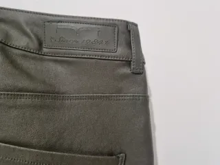 Pantalón verde oliva simil cuero Milano