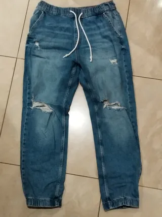 Pantalones vaqueros Bershka rotos