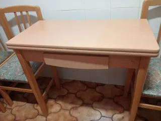 Mesa de cocina de madera