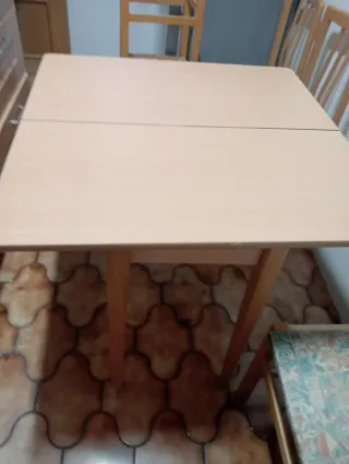Mesa de cocina de madera