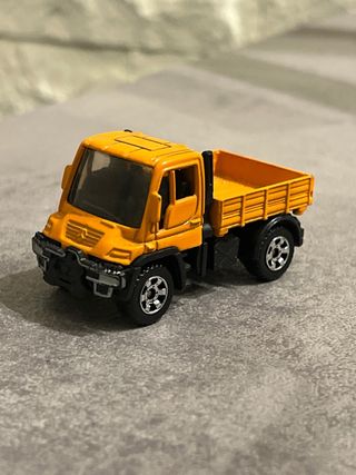 Matchbox Mercedes Unimog Arancione