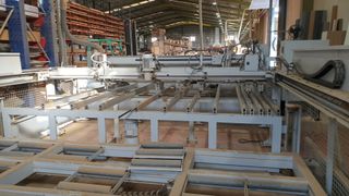 Seccionadora Homag CHT10 con mesa de carga trasera