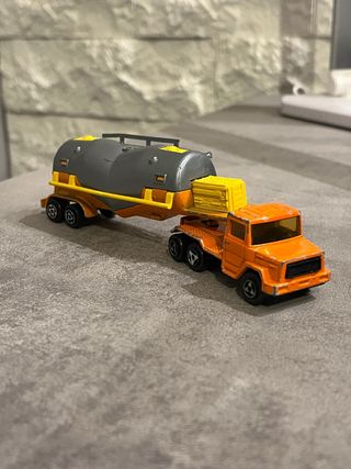 Camioncino cisterna Matchbox arancione
