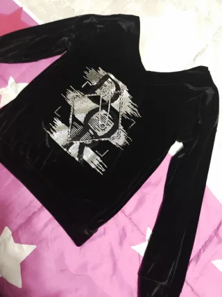 Top negro de terciopelo y brillos Talla L