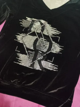 Top negro de terciopelo y brillos Talla L