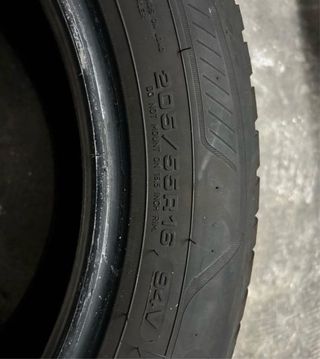 Pareja Neumáticos Goodyear 4 Seasons