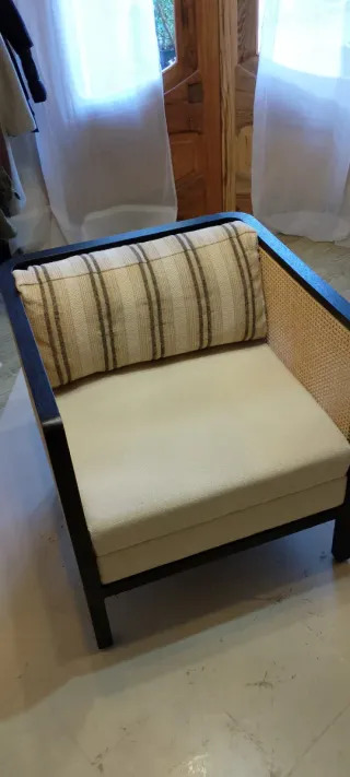 Sillón de madera y rejilla Becara