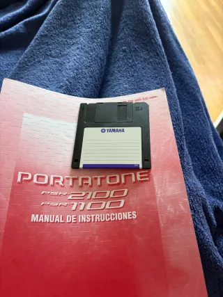 Piano Teclado Yamaha PSR 1100