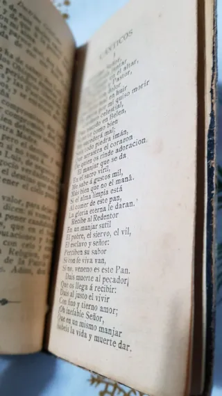 Antiguo libro año 1899  El Niño Amante de la Virge
