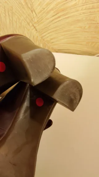 Zapatos de tacón Hispanitas piel Burdeos Camper