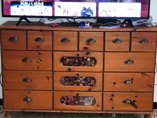 Mesa de comedor, 6 sillas de madera y  aparadores