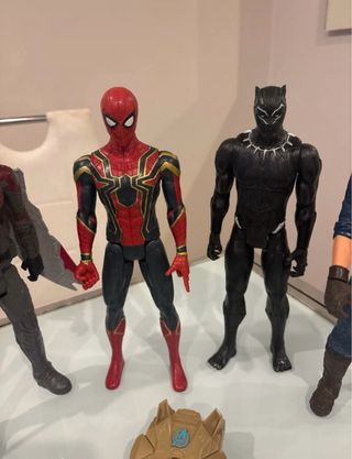 Figuras Marvel (Falcon, Spiderman, Pantera Negra,