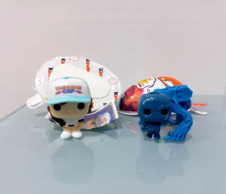 2 Funkos stranger things kinder joy