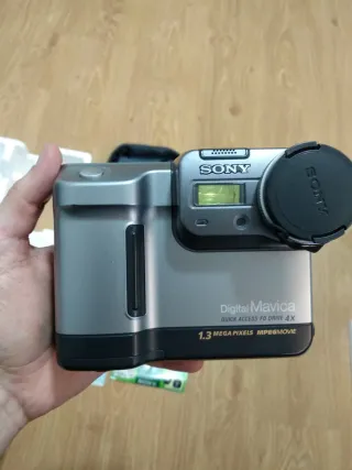 Cámara Digital Sony Mavica MVC-FD88