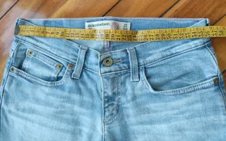 Pantalón vaquero azul claro