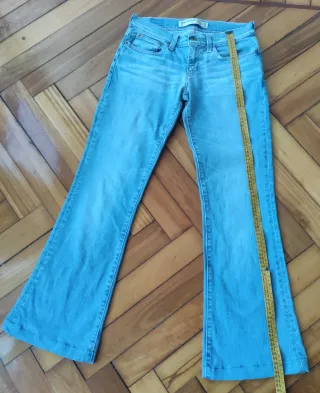 Pantalón vaquero azul claro