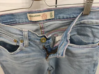 Pantalón vaquero azul claro