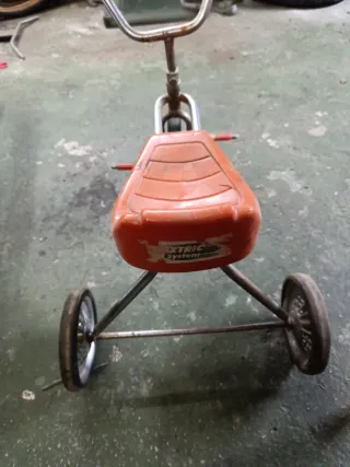 Triciclo infantil cromado