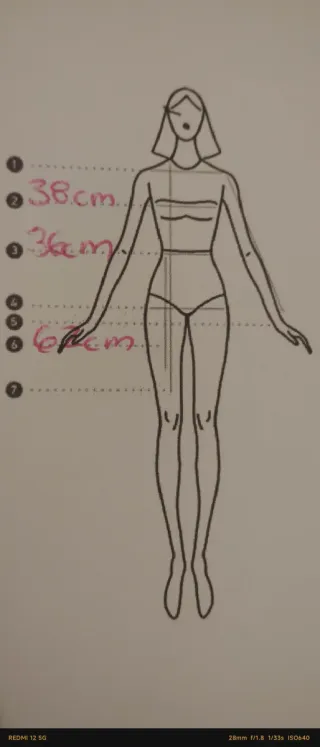 Vestido mini fiesta Bershka dorado y negro.