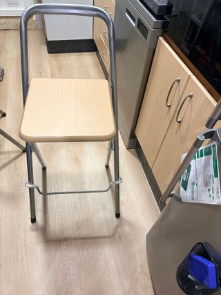 2 Sillas plegables altas metal y madera