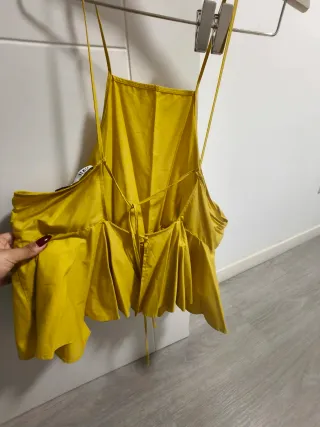 Blusa de tirantes amarilla