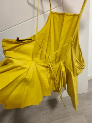 Blusa de tirantes amarilla