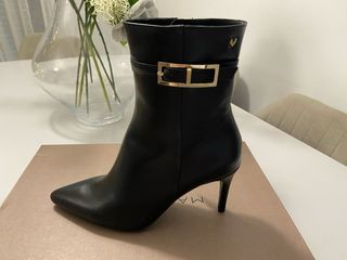 Botines Martinelli Tacón Aguja Negro