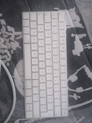 iMac 21.5” Retina 4K 2017 + Teclado